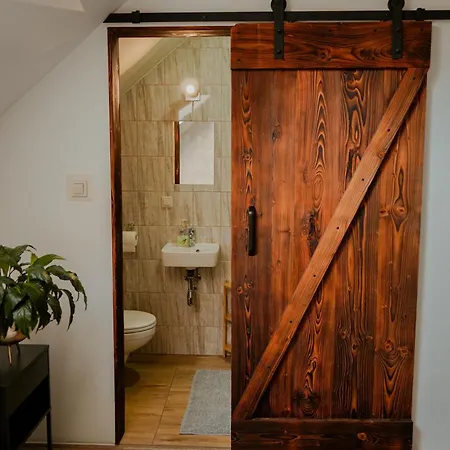 Zacisze ホームステイ モラビツァ